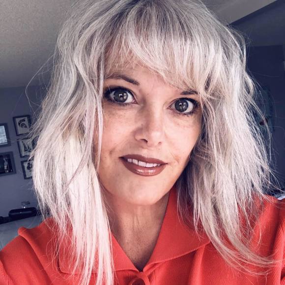 Meet your Posher, Joanne - Picture 1 of 1